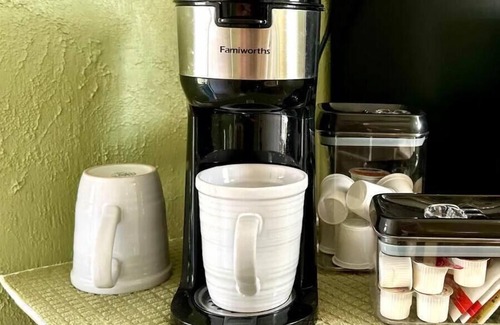 Southeast Pensacola Cabaña | Downtown cottage 7 miles from beach