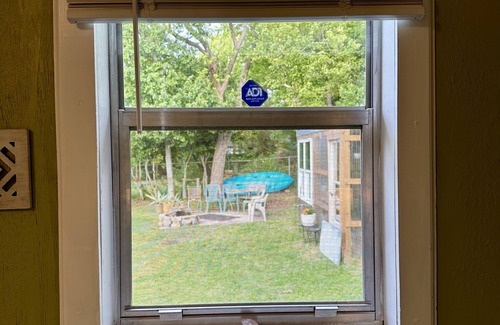 Southeast Pensacola Cabaña | Downtown cottage 7 miles from beach