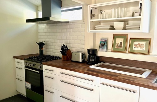 Santa Barbara Cabaña | Downtown Farmhouse Cottage - Super Cute and Charming