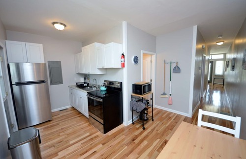 The Gate Apartamento | Downtown Gate District Neighborhood, Convenient To Everything, King Bed (1F)