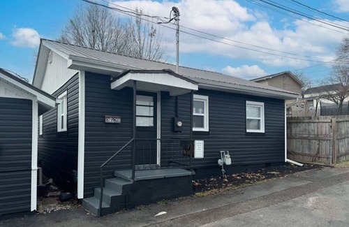 Lenoir City Casa | Not So Tiny Home Historic Lenoir City