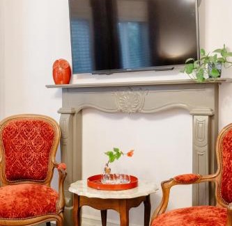 Cabbagetown South Casa | Downtown Luxury Victorian Retreat