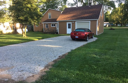 Mears Casa | ¡Nuevo listado! El centro de Mears. Un montón de aparcamiento para juguetes y remolques.