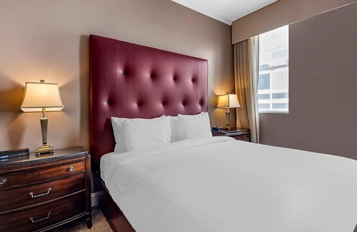 Downtown Nashville Complejo | Downtown Nashville located in Printer's Alley with King Bed!
