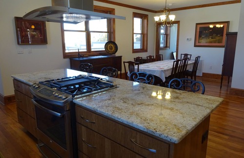 Downtown Historic Condominio | Camina hasta el festival Natchitoches Meat Pie Festival, Car Show, Tour of Homes & Christmas Lights