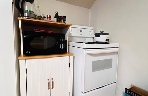 Medicine Hat Casa | Downtown Private Loft