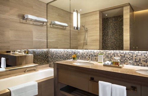 Manama Center Hotel | Downtown Rotana