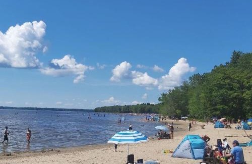 Cornwall Apartamento | Downtown Vista - 5 mins to Water - Pet