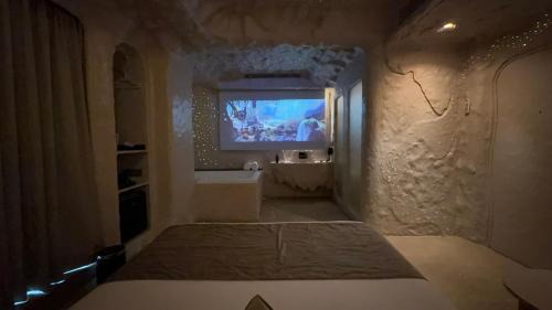 Mumbai Hotel | Dragonfly Hotel - The Art Hotel