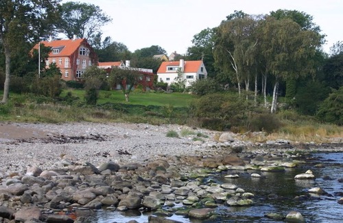 Bolshavn Apartamento | Apartamento de ensueño en un gran jardín tipo parque directamente en el mar Báltico.