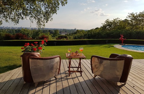 Tours Villa | Villa de ensueño con una vista excepcional de Tours y su catedral.