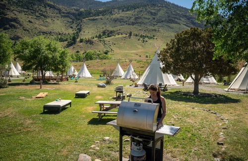 Gardiner Alquiler De RV | Dreamcatcher Tipi Hotel