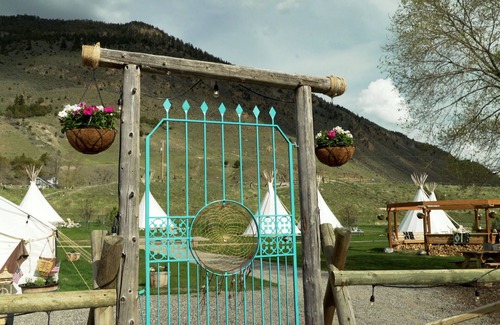 Gardiner Alquiler De RV | Dreamcatcher Tipi Hotel