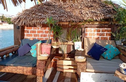 Stone Town Alquiler De Eote | Dreamer's Island Floating bungalows