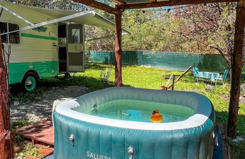 Huasca de Ocampo Apartamento | Dreamy Retro RV with Jacuzzi