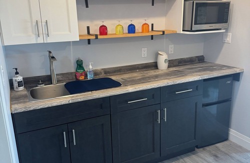 Rodney Casa | Dresden Marigold suites - Suite 1