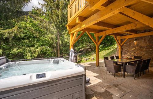 Horna Lehota Chalet De Esquí | Drevenica Tale - Pool Table - Jacuzzi - Sauna - Small teambuilding - Hotel Partizán 5 min
