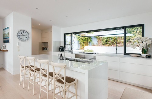 Avoca Beach Casa | Drift Luxury Beach House 200m from Avoca Beach