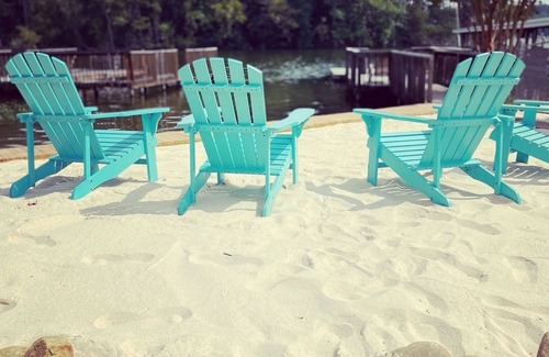 New London Casa | Driftwood Lake House- cozy , quiet cove!