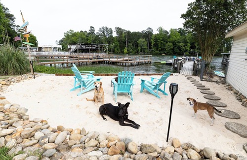 New London Casa | Driftwood Lake House- cozy , quiet cove!