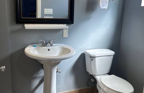 Colton Hotel | Driftwood Motel - Colton