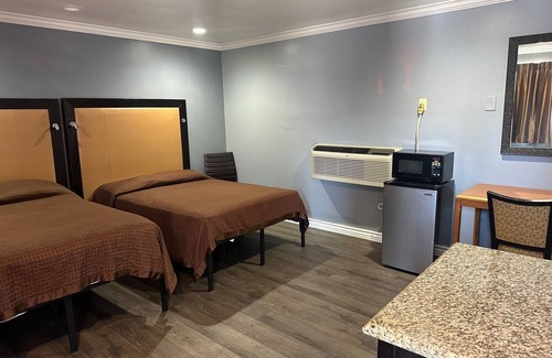 Colton Hotel | Driftwood Motel - Colton