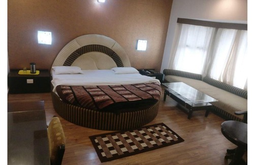 Dhanaulti Hotel | Drive Inn Dhanaulti