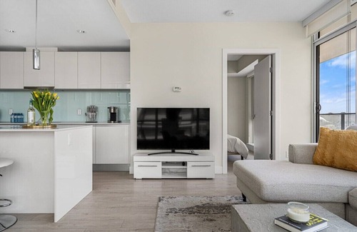 Victoria Park Condominio | DT Luxury: Tower View, Near Stampede! FREE Banff Pass, Parking, Wine!