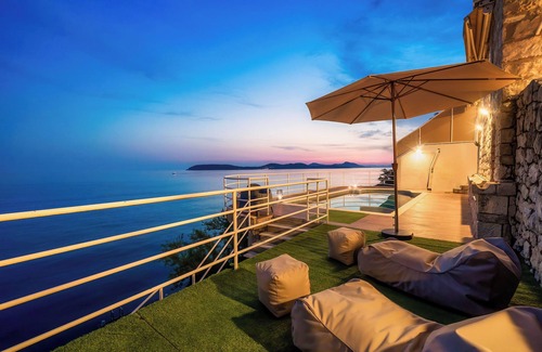 Lozica Villa | Dubrovnik Playa privada y piscina Villa con encanto frente al mar para 10