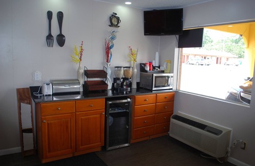 Calhoun Hotel | Duffy's Motel