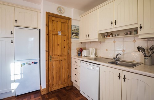 Dunfanaghy Casa | Seaview Flat w/ Fireplace