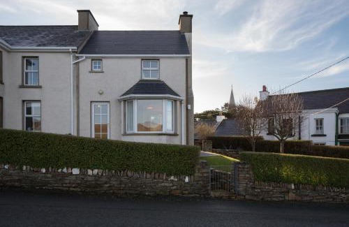 Dunfanaghy Casa | Dunfanaghy - Sea Views- in village - parking