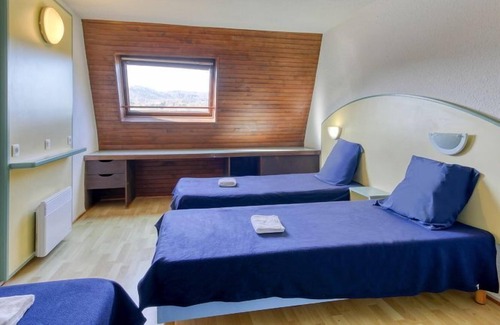 Miremont Condominio | Duplex avec Kitchenette | Vue Lac + Accès Piscine