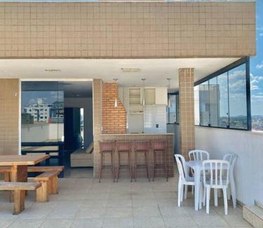 Castelo Apartamento | Duplex espaçoso e confortável de 360m para até 18 pessoas