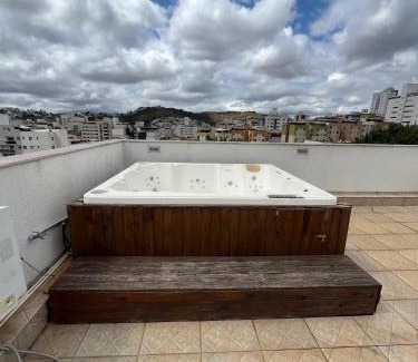 Castelo Apartamento | Duplex espaçoso e confortável de 360m para até 18 pessoas