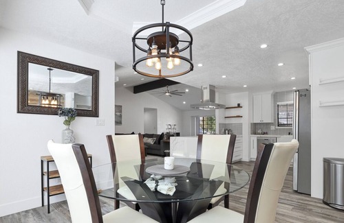 Modesto Casa | Dutchollow Luxury: Beautiful And Spacious 3/2 home