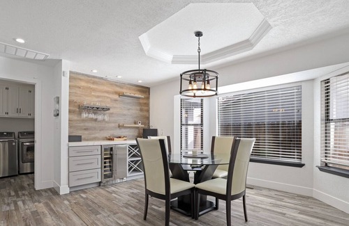 Modesto Casa | Dutchollow Luxury: Beautiful And Spacious 3/2 home