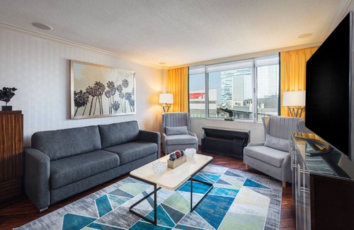 Downtown Los Angeles Hotel | E-Central Downtown Los Angeles Hotel