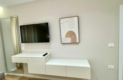 Tirana Hotel | E&R Apartments at Myslym Shyri