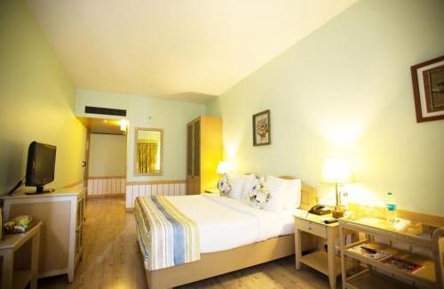 Pune Hotel | E-Square The Fern Pune, Series by Marriott