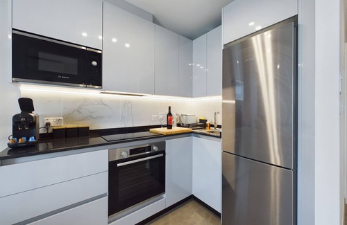 Gibraltar Apartamento | E1 Studios, Sea & Beach Views, High Floor