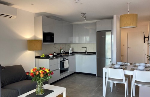 Gibraltar Apartamento | E1 Suites & Spa - Aparthotel Living - Junior Suite + Day Spa & Gym Membership