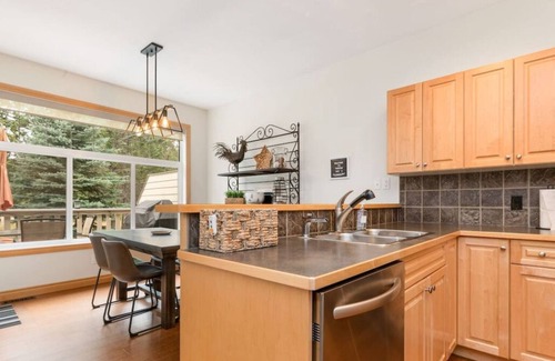 East Kootenay Apartamento | Eagle Crest | Steam Shower | Fireplace | Springs