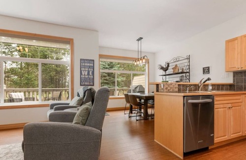 East Kootenay Apartamento | Eagle Crest | Steam Shower | Fireplace | Springs