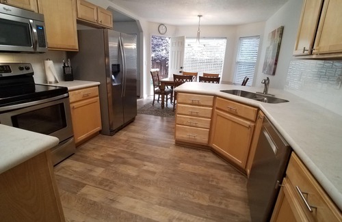 Eagle Casa | Eagle ~ Great Sky Casa de 4 dormitorios ~ Cerca de la piscina y de compras ~ TODAS LAS COMODIDADES PROPORCIONADAS