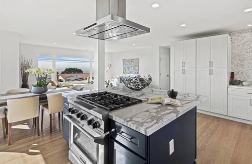 East Richmond Heights Casa | East Bay Golf Course Haven