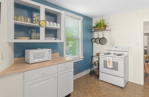 East End Apartamento | East end. Walk to food, beer and downtown fun.