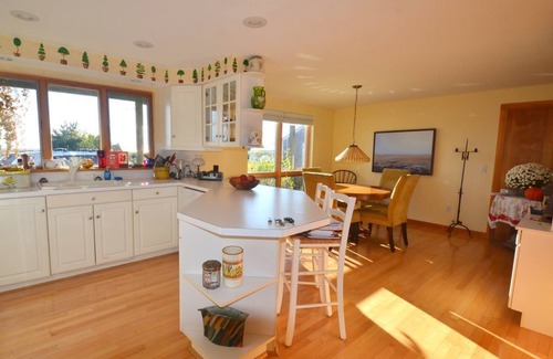 North Truro Hotel | East Harbour Motel and Cottages