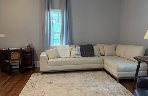 Pulaski Casa | East Madison Escape.