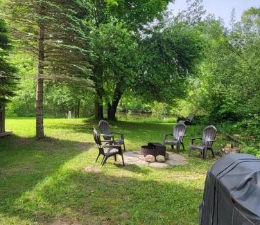 Central Huron Otro | East Pond View Campsite